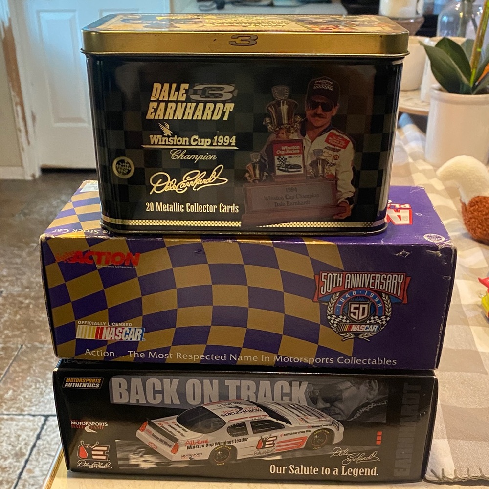 🔥🔥VINTAGE BUNDLE Dale Earnhardt Collector's Tin and Model Car Set🔥🔥